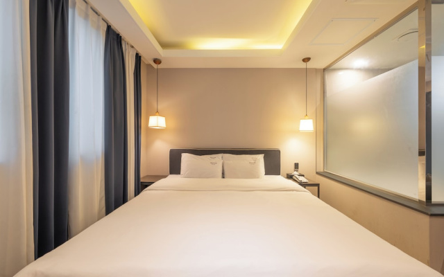 Hotel Button