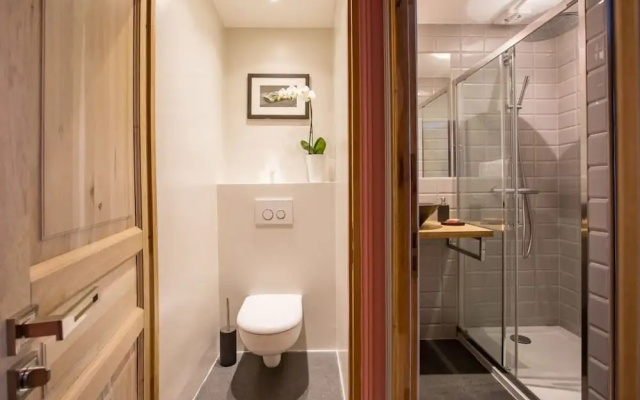 Spacious And Charming 6p Flat À Madeleine