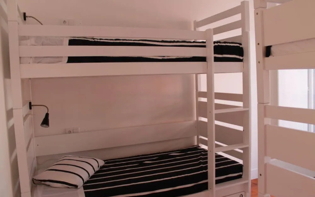 Surf in Chiado Hostel