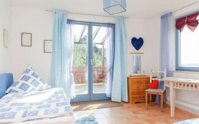 Villa mit Sauna und Garten
