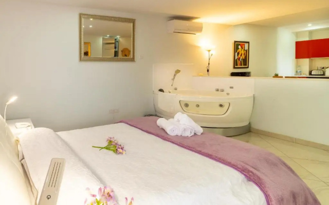 Mesogios House Suites