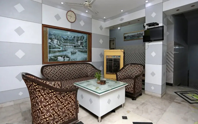 OYO 9044 Hotel Yatrik