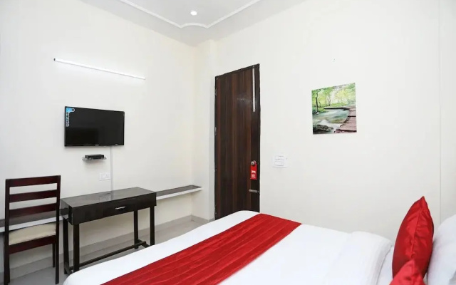 Niketan Medanta By OYO Rooms