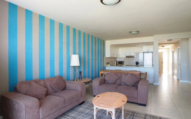 Dolphin Beach H103