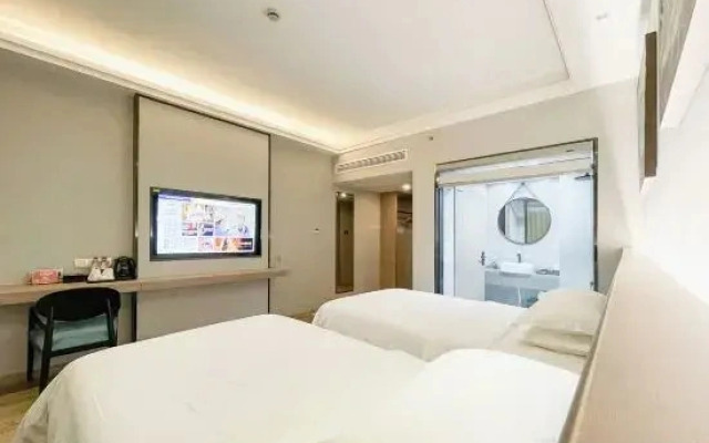 Qianzhou Yijia Hotel