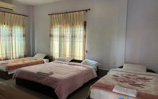 Khamphoumy Guesthouse