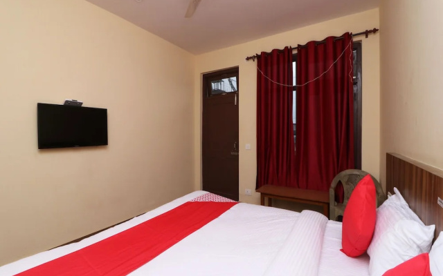Oyo 29715 Stone Cafe & Rooms