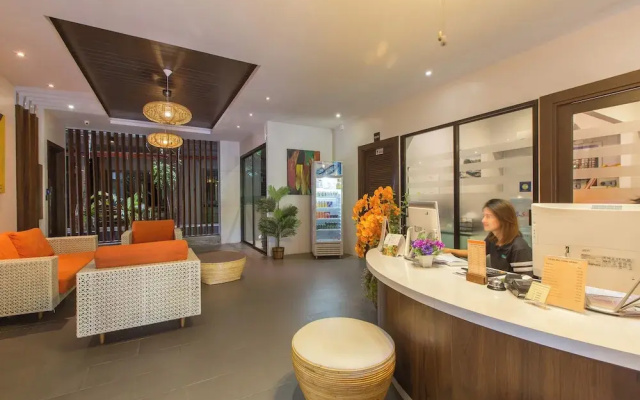Emerald 215 - Studio With Balcony and Shared Pool
