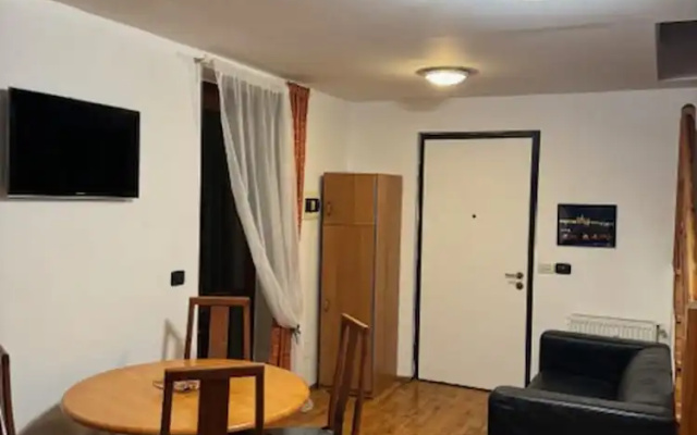 1 Bed Flat - Sleeps 4 - Pets - Smoking on Terrace