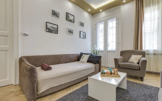 Real Apartments Zoltan