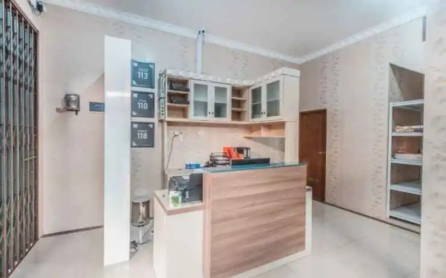 Oyo Life 1471 Himka Kost