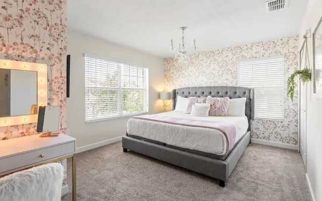 5 BR Disney Themed Bedrooms