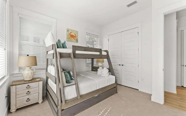 Rhema Beach Haus 2BR Luxury Retreat