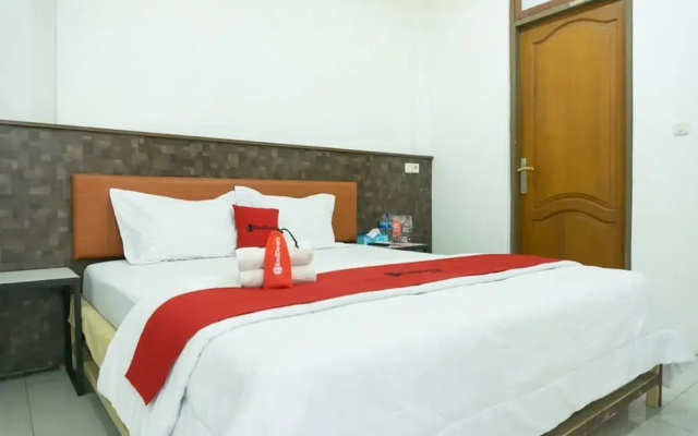 RedDoorz Plus @ Ende City Center