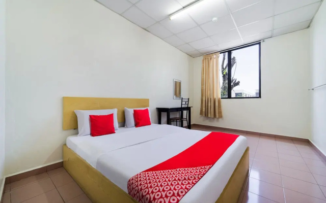 CP Hotel by OYO Rooms
