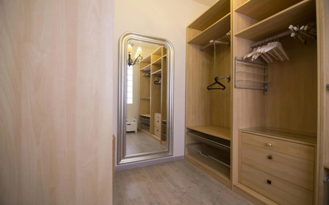 Vas' Penthouse