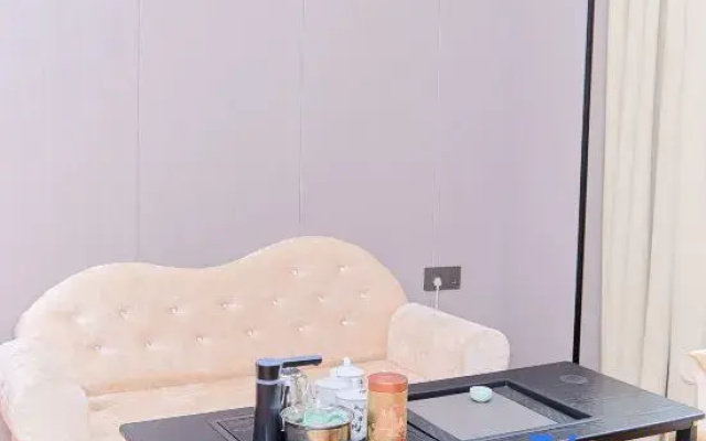 Urban Convenience Hotel