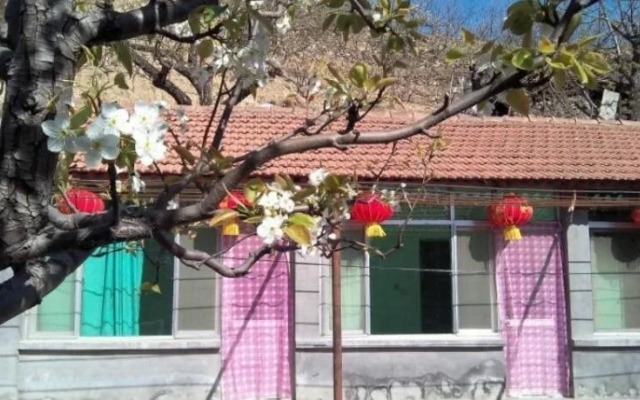 Mutianyu Great Wall Zheng Yang Farm House