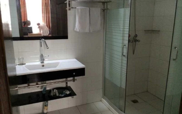 Longquan Hotel