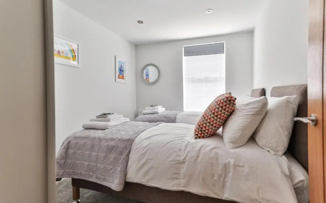 Belle House, Apt 6