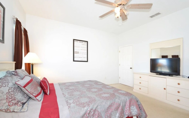 Hampton Lakes 215840