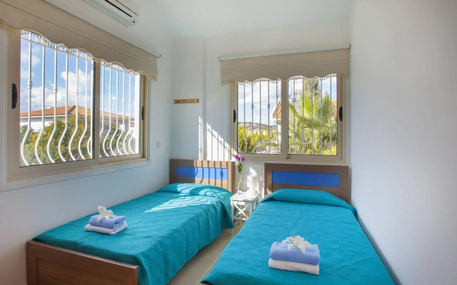 Villa Crystal Sea