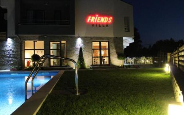 Family Hotel Friends Villa Ардино вид на фасад
