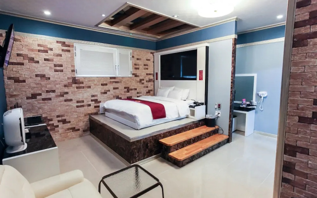 Jeju Aewol Show Drive in Unmanned Hotel