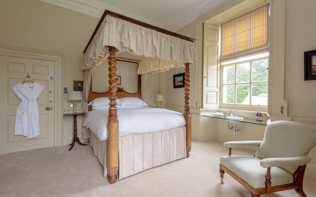 JOIVY Gilmerton House - Historic Scottish Mansion