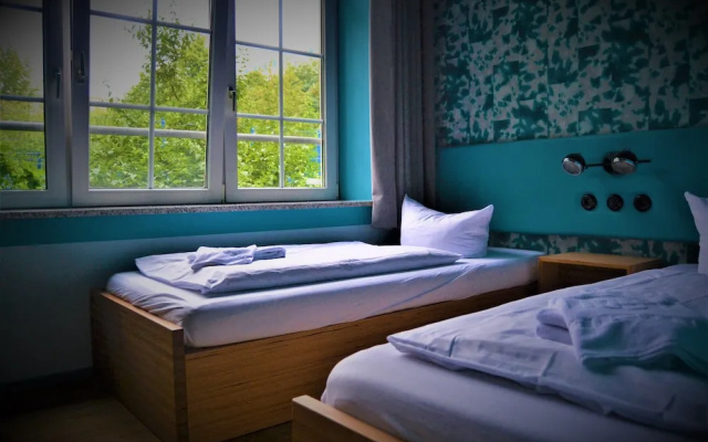 Singer109 Hostel