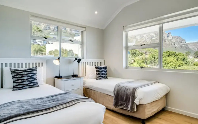 Ocean View 2 bed Apt in Camps Bay Skyline Heights