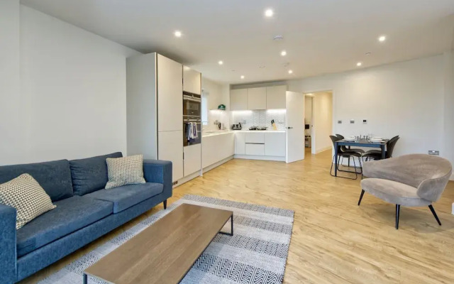 Brand-new Two-bedroom Flat in Colindale