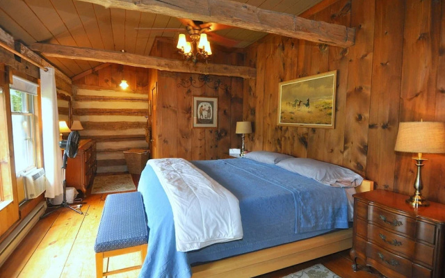 Pondview Cabin - Log Cabin Retreat