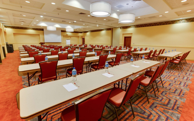 Drury Inn & Suites West Des Moines