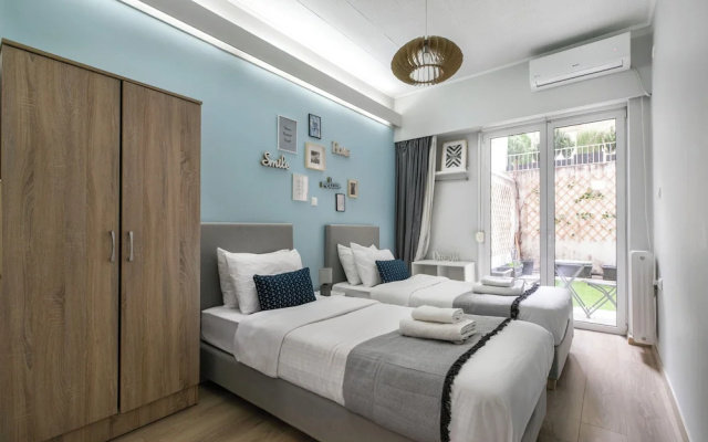 City Vibes - 2-BR Apt. with Backyard in kolonaki