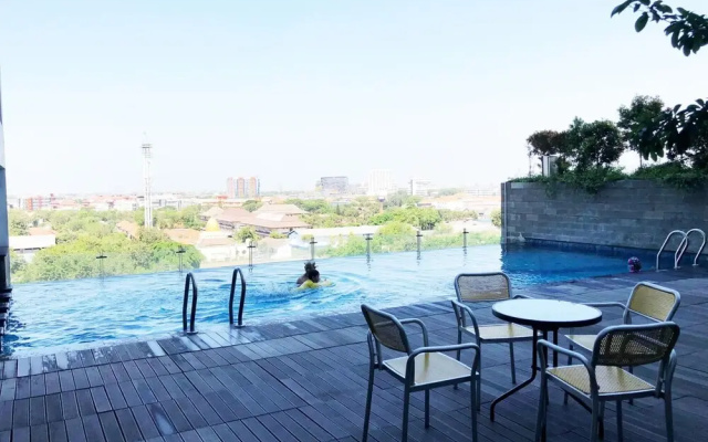 Cozy Studio With City View At Tamansari Papilio Apartment