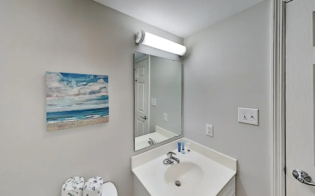 1101blue 2 Bedroom Condo