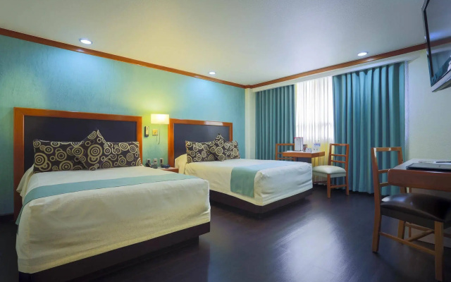 Hotel Abastos Plaza