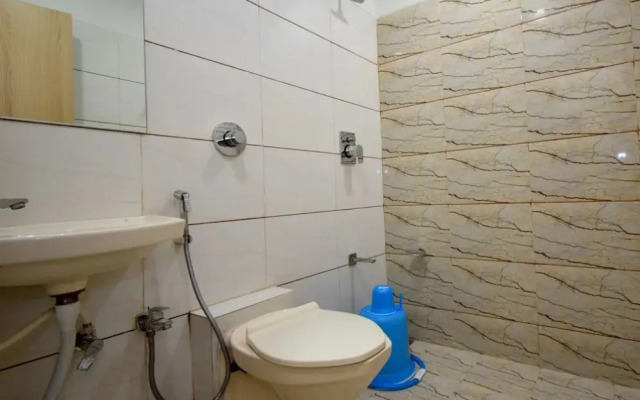 OYO 3243 Hotel Aditya Gir