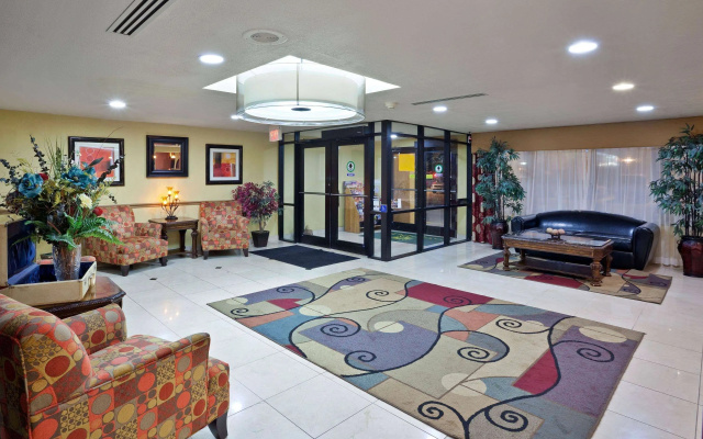 La Quinta Inn & Suites by Wyndham Salina