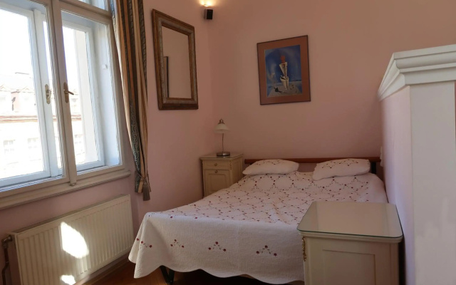 Apartment Themis