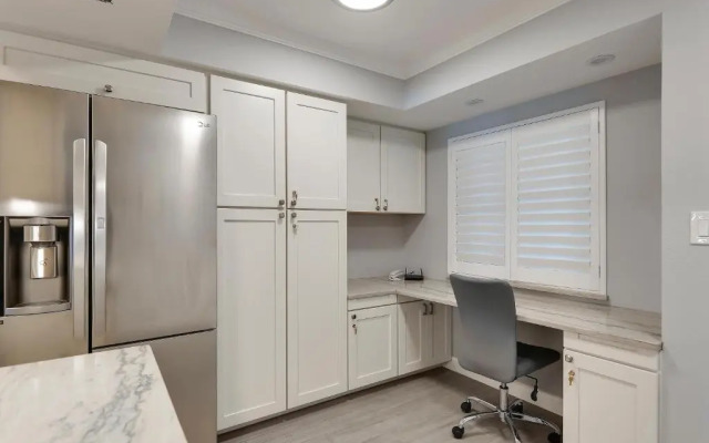 Land's End 10-403 Beach Front - Premier