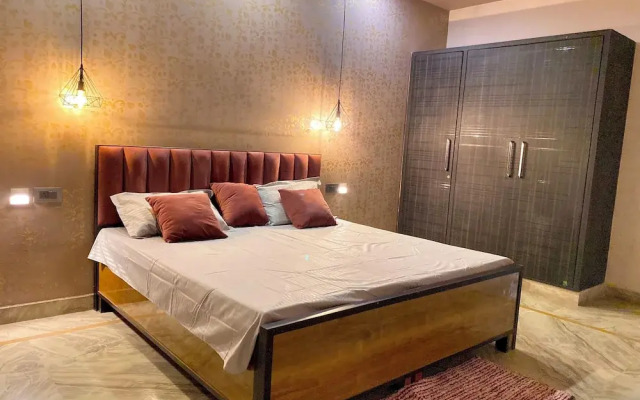 Let'stay- Sector 63A Noida