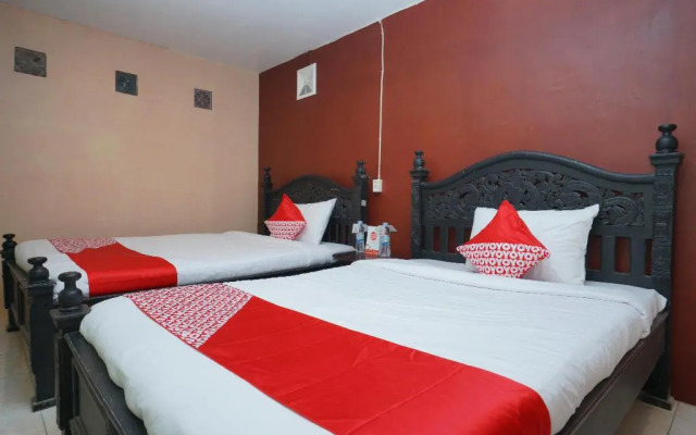 OYO 927 Carina Hotel