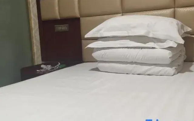 Yijia Hotel (Century City Branch)