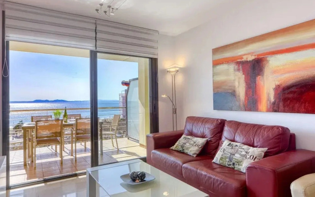 Apartment in Roses by the Beach With Pool
