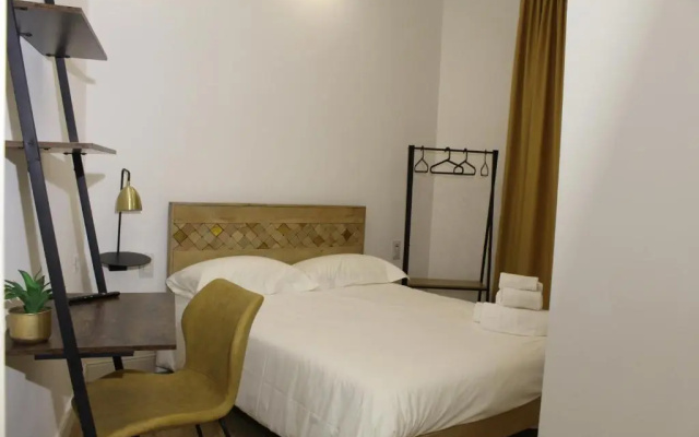 Baby Hotel