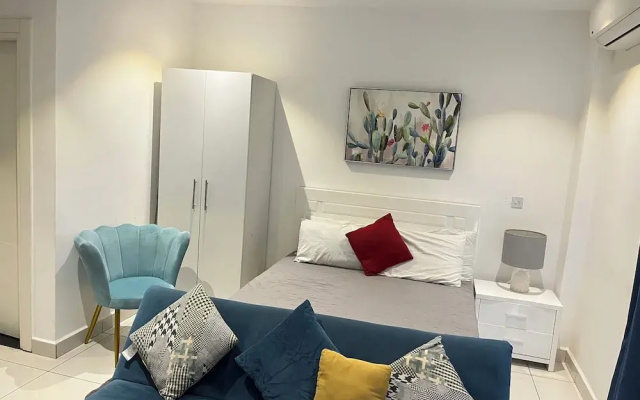 Easy Stay at Embassy Gardens Apartment