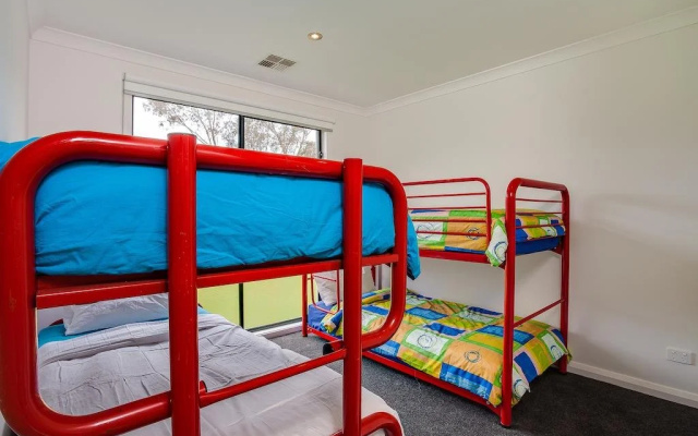 Barefoot Beach Holiday House