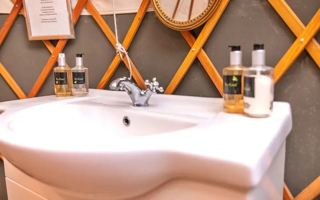 Chalet With Gleneagles Views, hot Tub, No Deposit